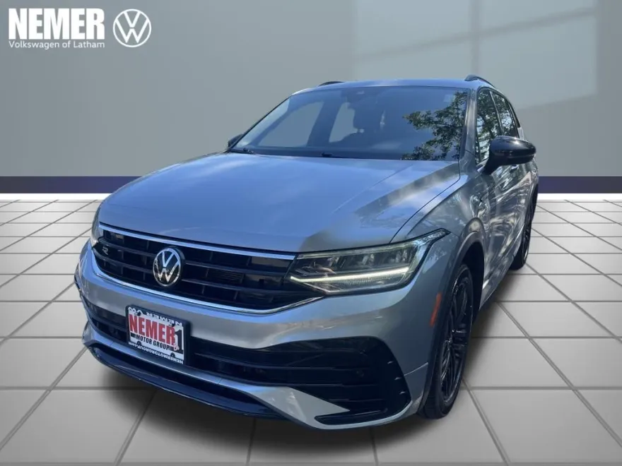 2022 Volkswagen Tiguan SE R-Line Black photo 1