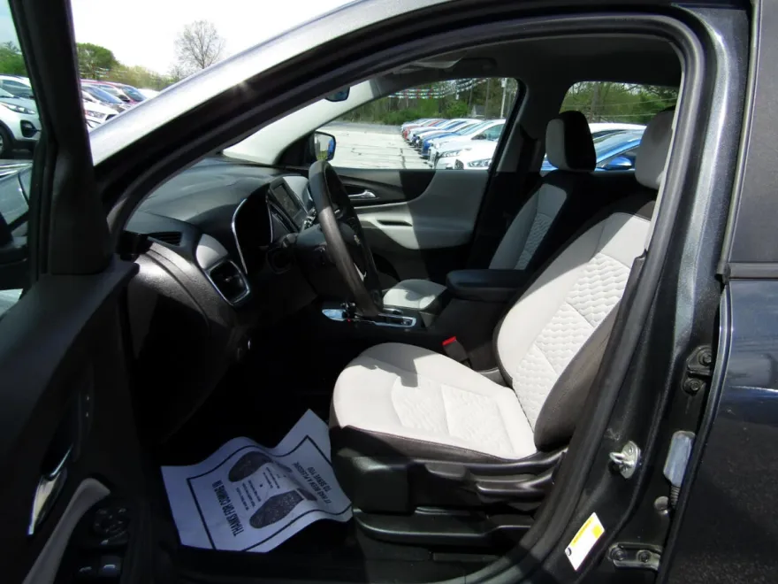 2020 Chevrolet Equinox LS photo 15