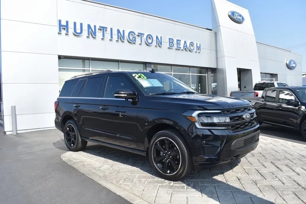2023 Ford Expedition Limited photo 1