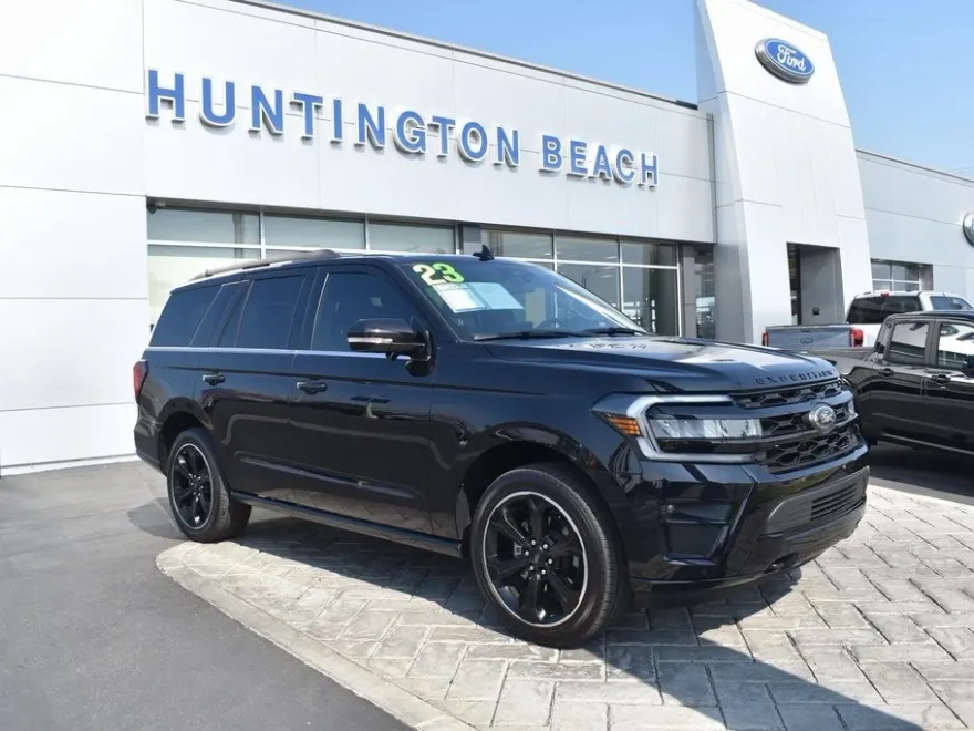 2023 Ford Expedition Limited photo 1