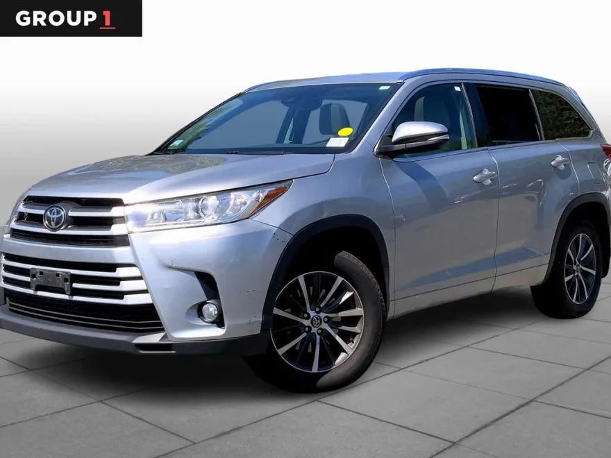 2017 Toyota Highlander XLE photo 1