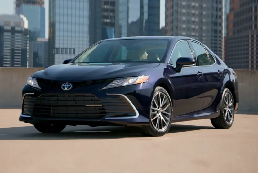 2024 Toyota Camry SE photo 1