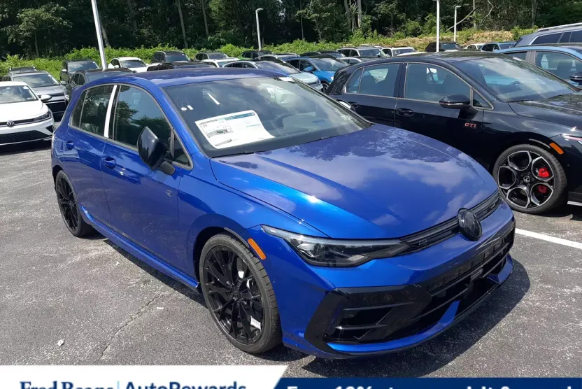 2025 Volkswagen Golf R photo 1