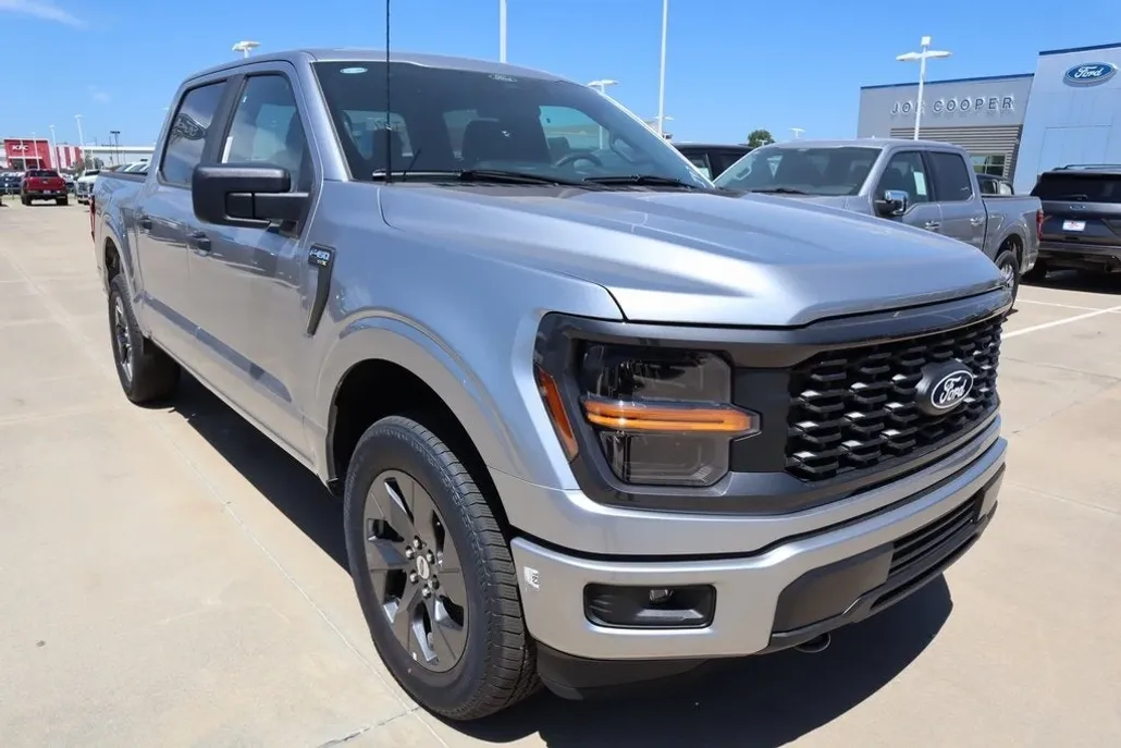 2025 Ford F-150 STX photo 1