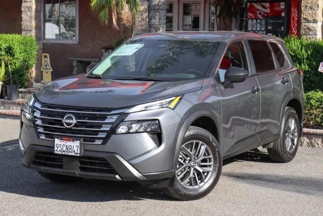 2025 Nissan Rogue S photo 1