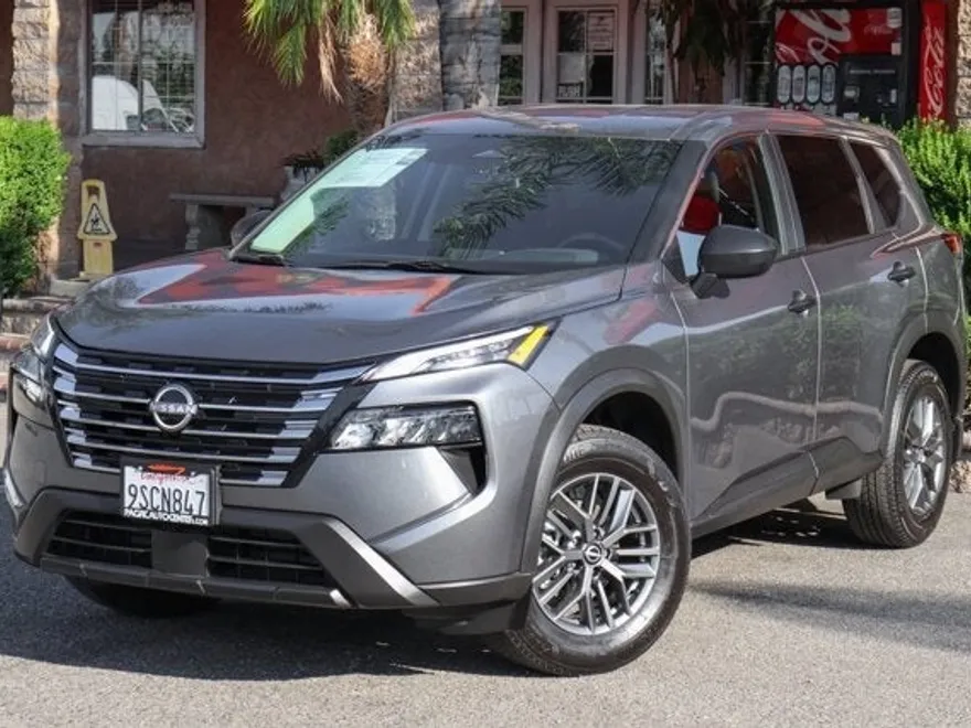 2025 Nissan Rogue S photo 1