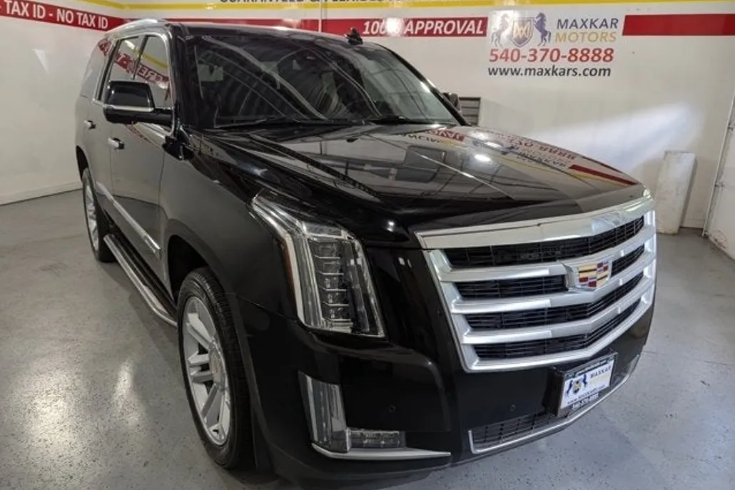 2016 Cadillac Escalade Luxury photo 1