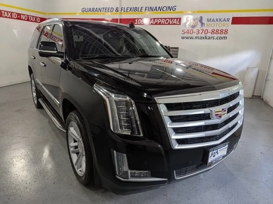 2016 Cadillac Escalade Luxury photo 1