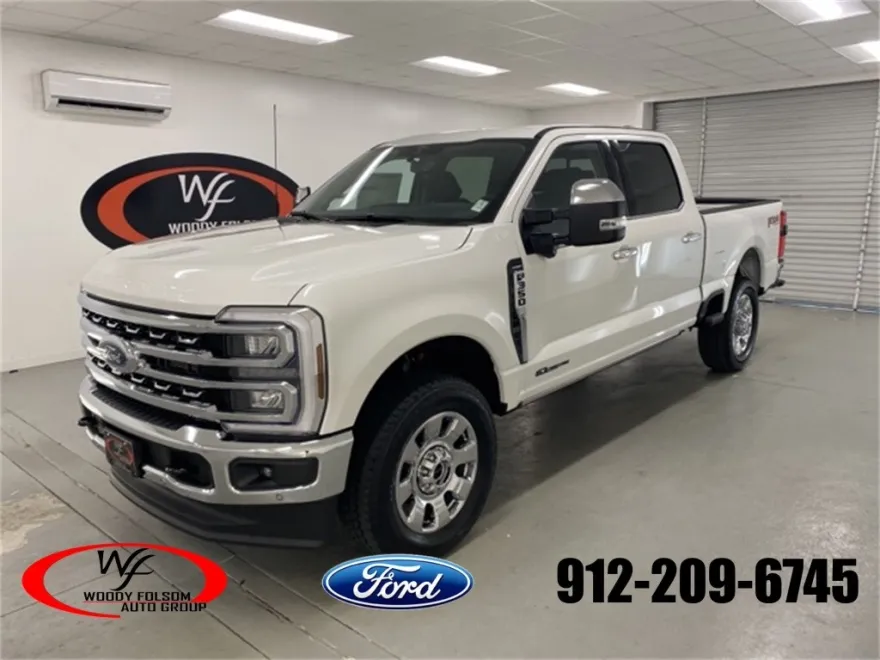2025 Ford F-350 Lariat photo 1