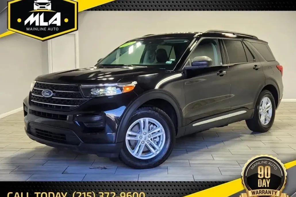 2021 Ford Explorer XLT photo 1