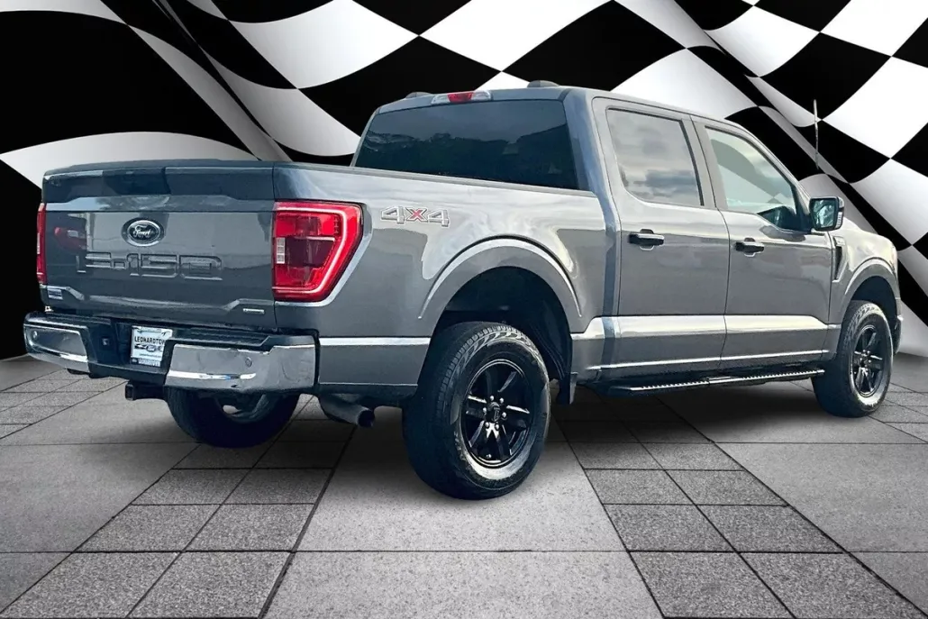2022 Ford F-150 XL photo 1