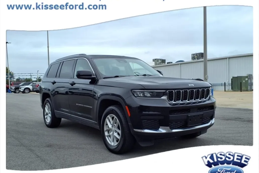 2023 Jeep Grand Cherokee Laredo photo 1