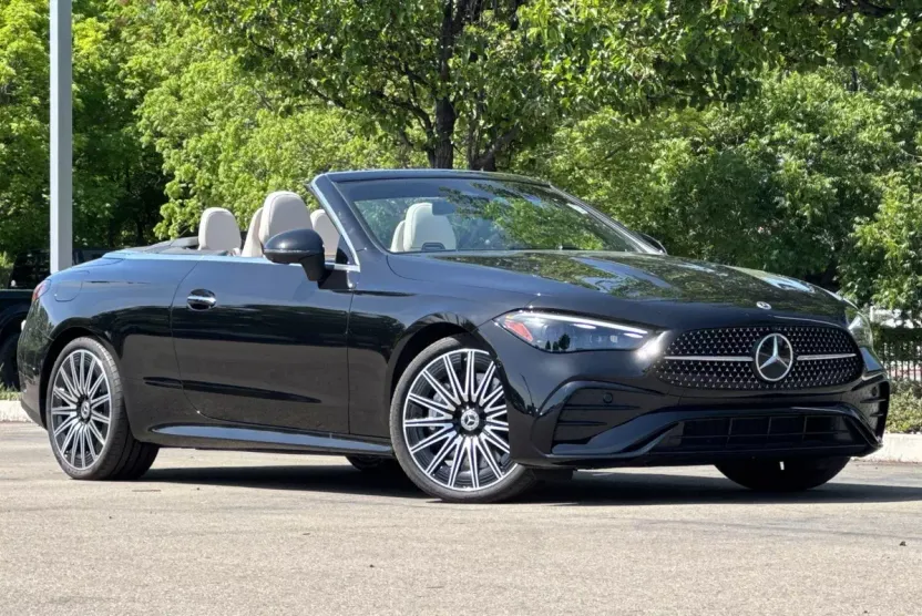 2024 Mercedes Benz CLE 450 4MATIC photo 1