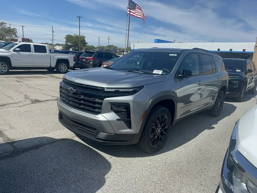 2026 Chevrolet Traverse photo 1