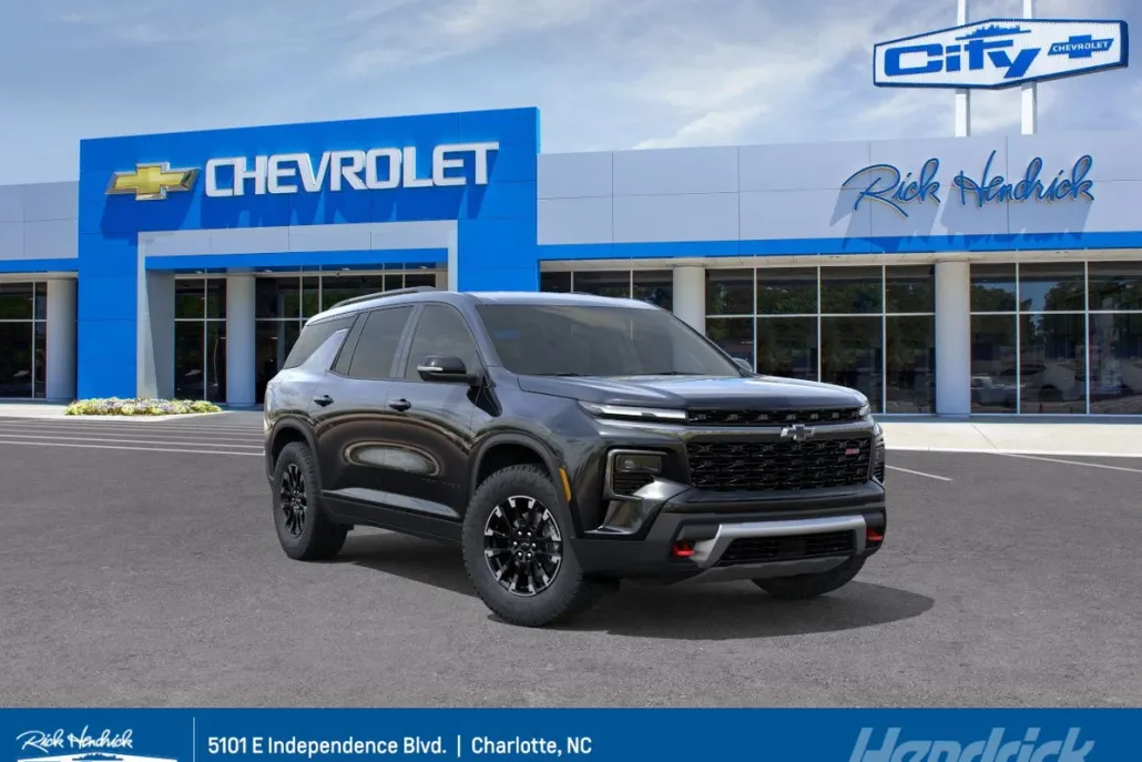 2026 Chevrolet Traverse Z71 photo 1