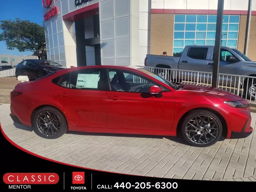 2026 Toyota Camry SE photo 1