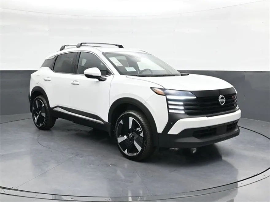 2025 Nissan Kicks SR photo 1
