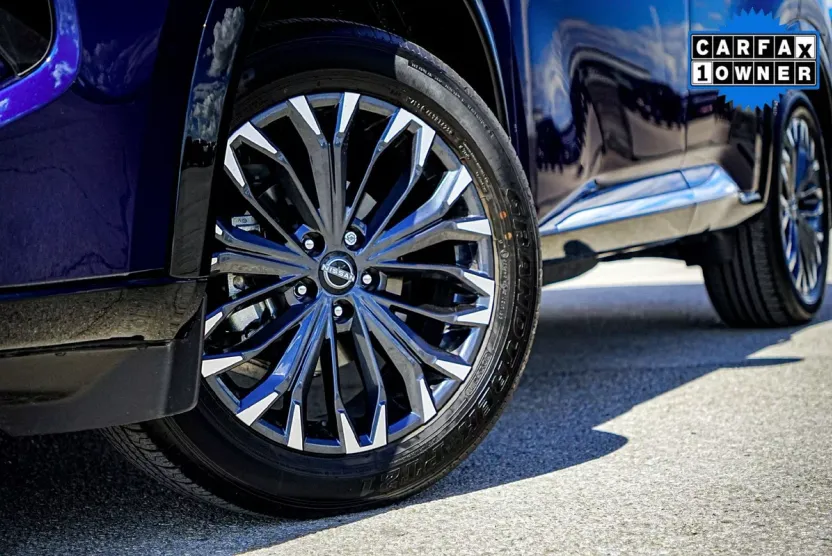 2025 Nissan Rogue Platinum photo 1