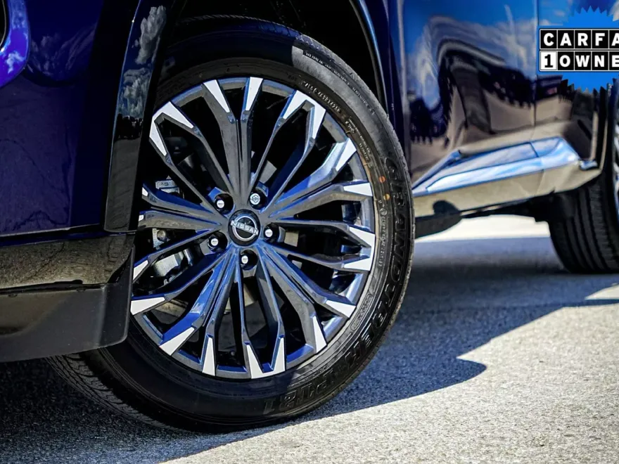 2025 Nissan Rogue Platinum photo 1