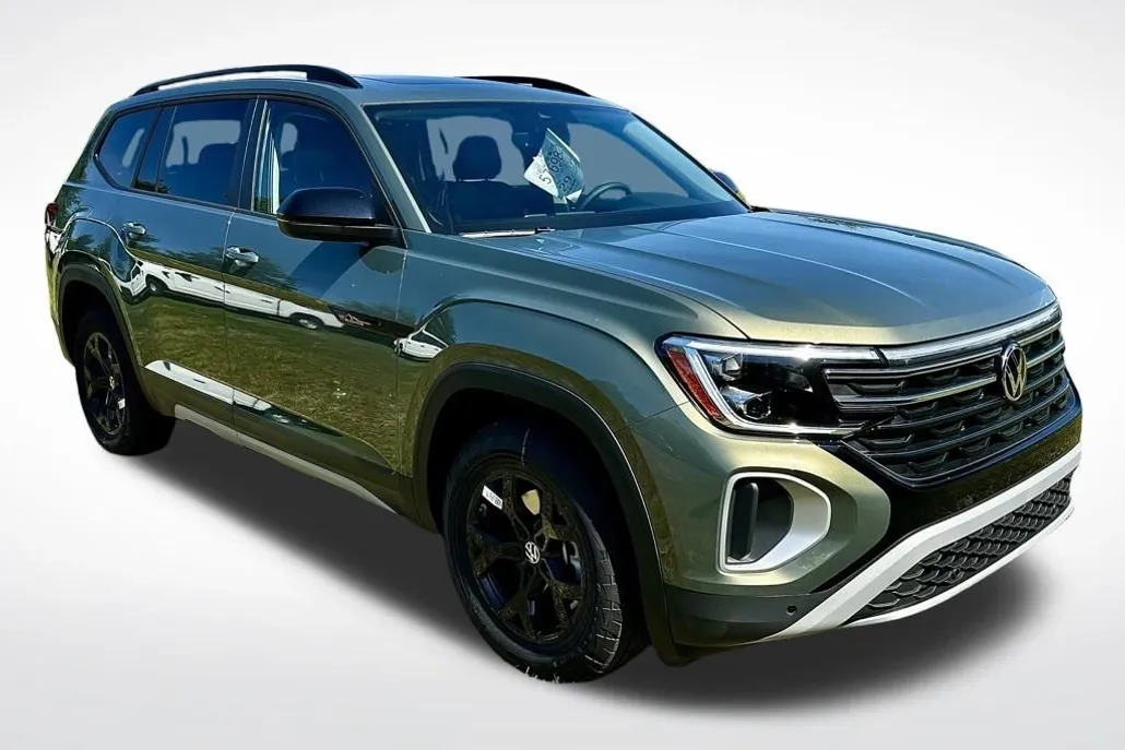 2025 Volkswagen Atlas Peak Edition SE photo 1