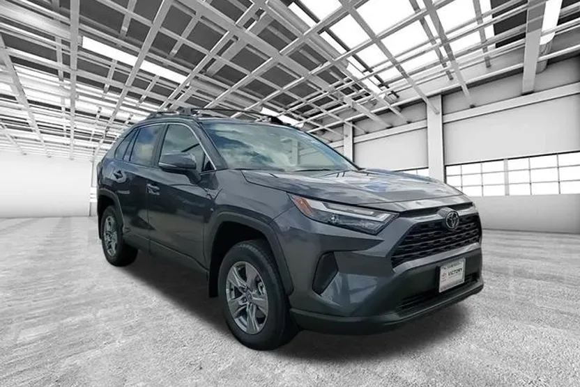 2025 Toyota RAV4 Hybrid XLE photo 1