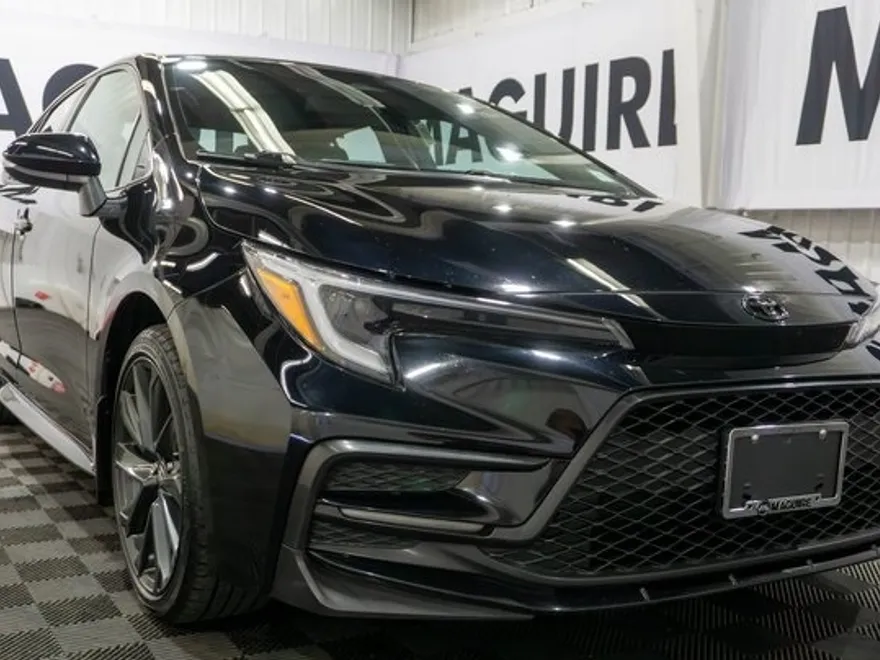 2024 Toyota Corolla SE photo 1