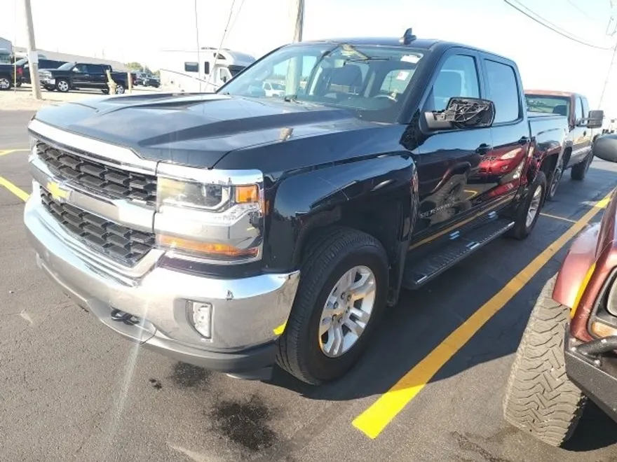 2018 Chevrolet Silverado 1500 LT photo 1