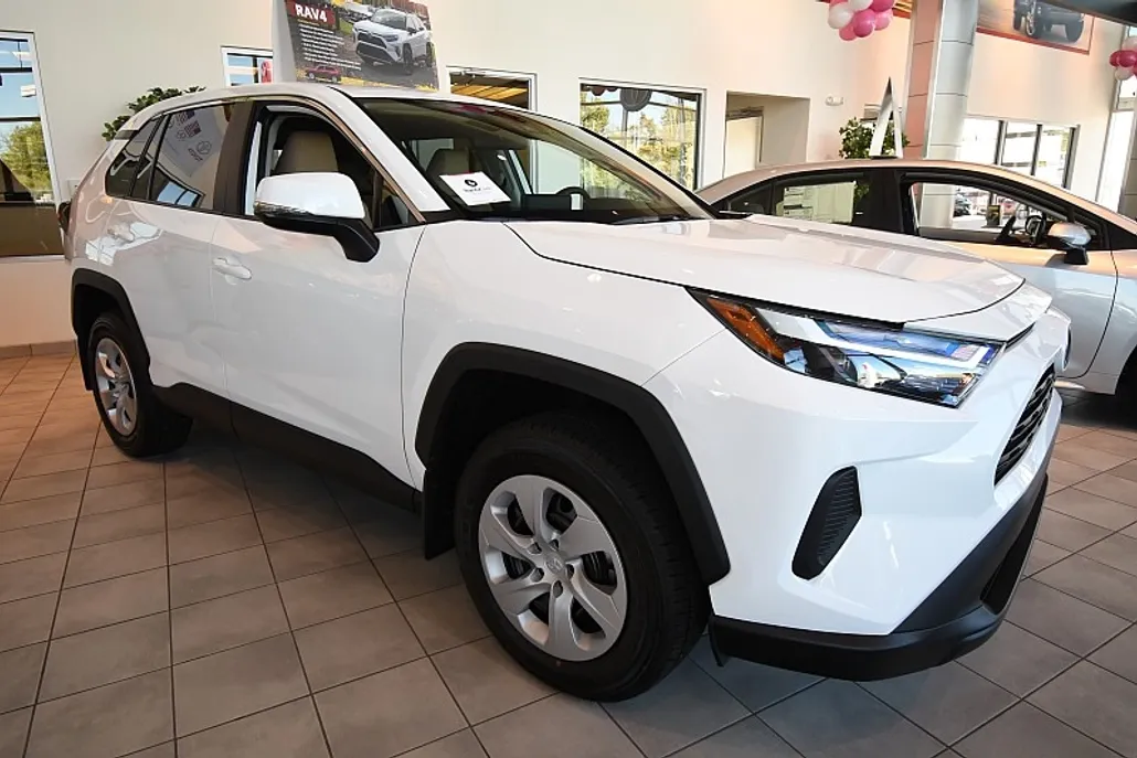 2025 Toyota RAV4 LE photo 1