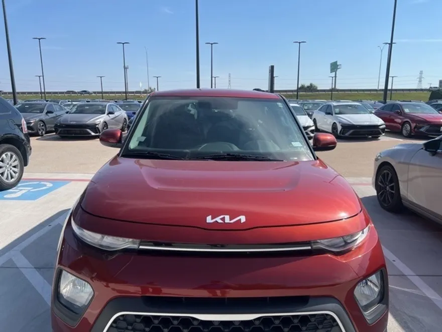 2022 Kia Soul LX photo 1