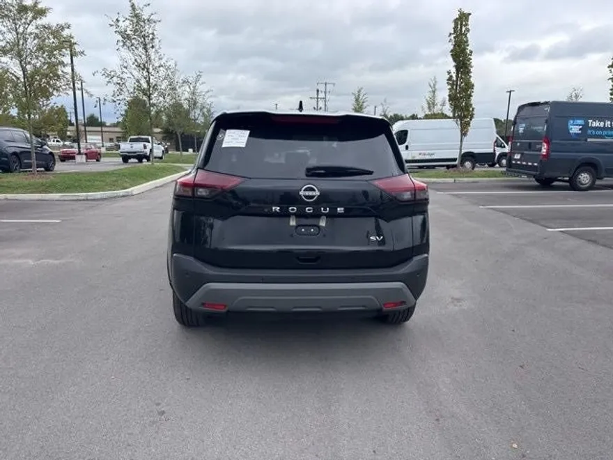 2023 Nissan Rogue SV photo 1