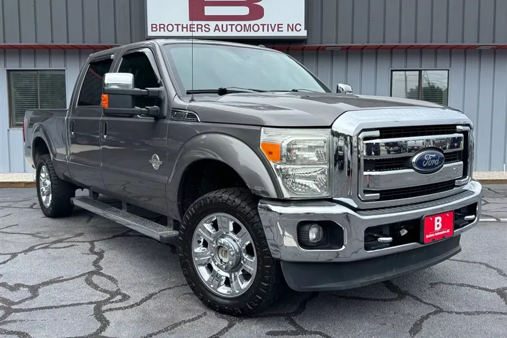 2012 Ford F-250 Lariat photo 1
