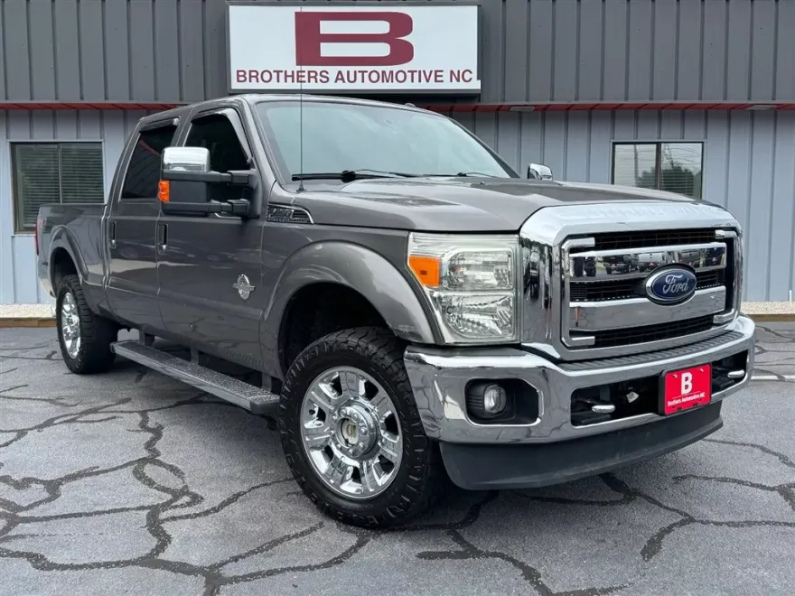2012 Ford F-250 Lariat photo 1