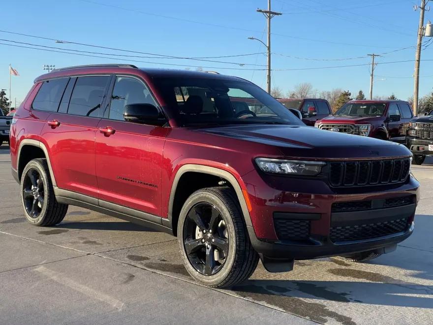 2025 Jeep Grand Cherokee L photo 1