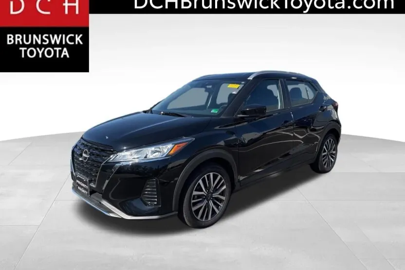 2022 Nissan Kicks SV photo 1