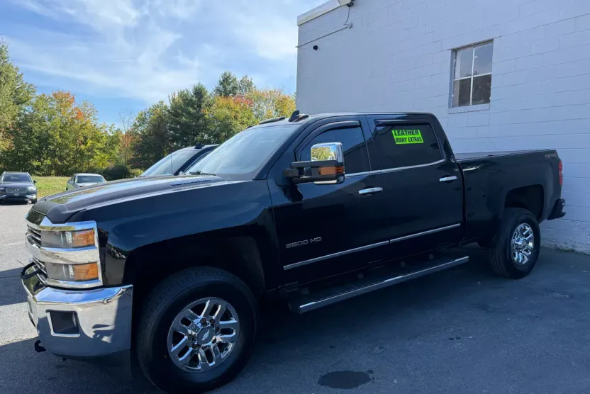 2016 Chevrolet Silverado LTZ photo 1