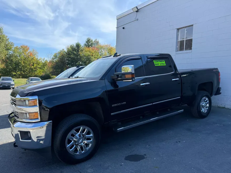 2016 Chevrolet Silverado LTZ photo 1