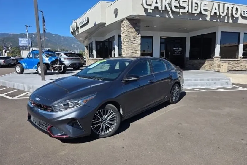 2022 Kia Forte GT-Line photo 1