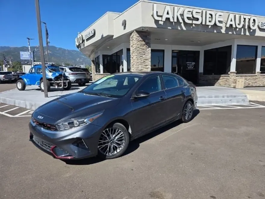 2022 Kia Forte GT-Line photo 1