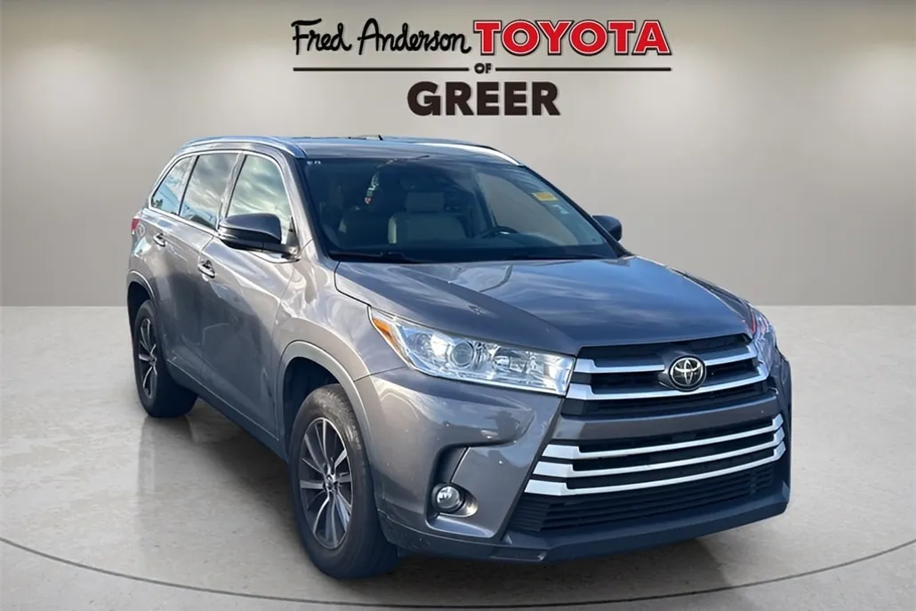2019 Toyota Highlander XLE photo 1