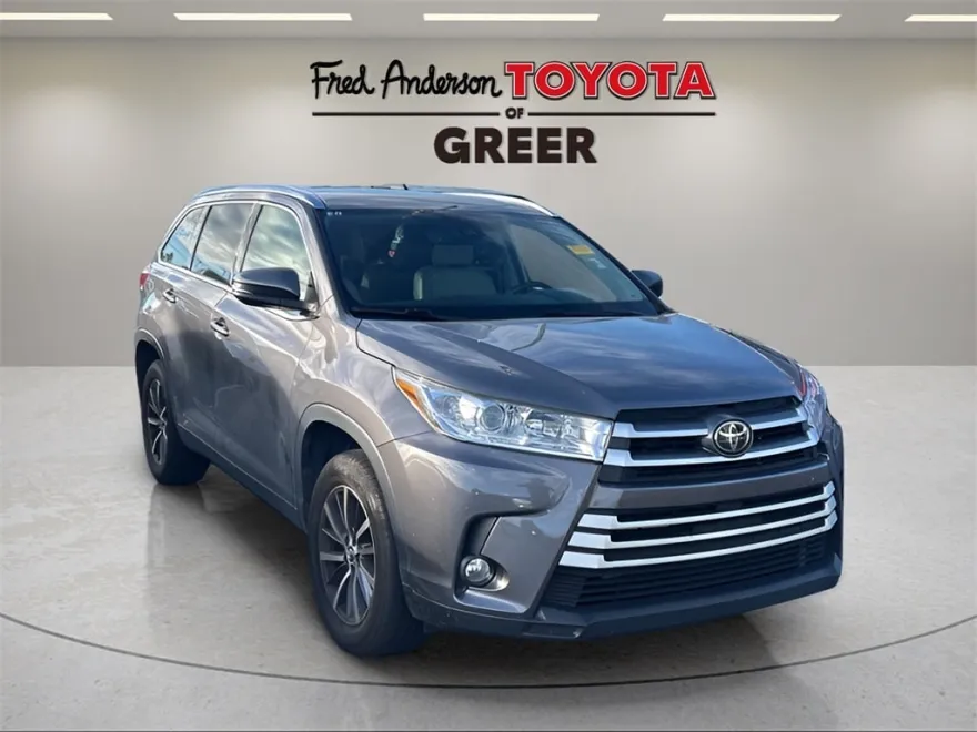 2019 Toyota Highlander XLE photo 1