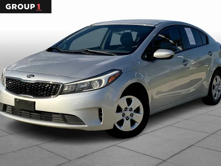 2017 Kia Forte LX Base photo 1