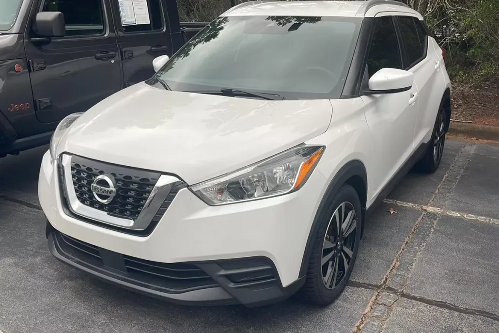 2020 Nissan Kicks SV photo 1