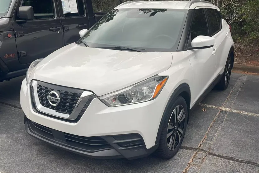 2020 Nissan Kicks SV photo 1