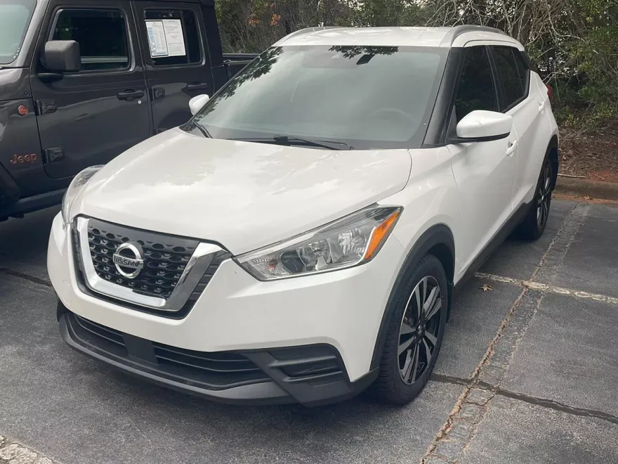 2020 Nissan Kicks SV photo 1