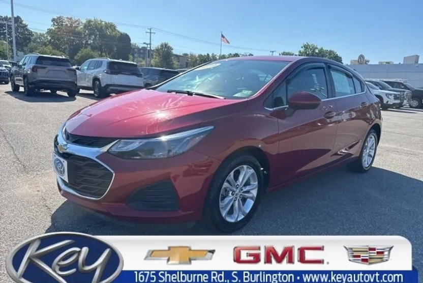 2019 Chevrolet Cruze LT photo 1