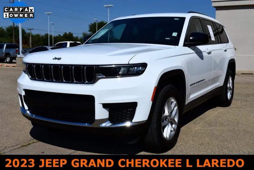 2023 Jeep Grand Cherokee Laredo photo 1