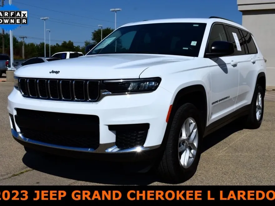 2023 Jeep Grand Cherokee Laredo photo 1