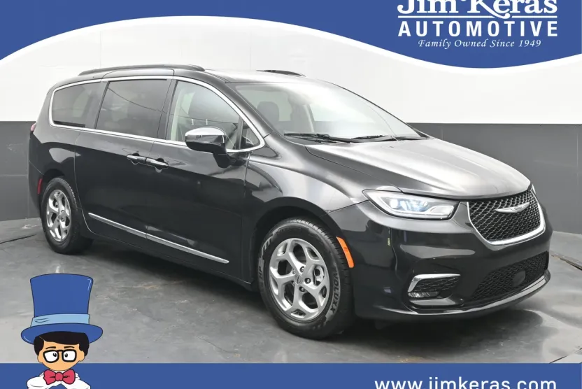 2023 Chrysler Pacifica Limited photo 1