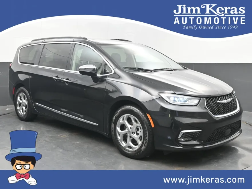 2023 Chrysler Pacifica Limited photo 1
