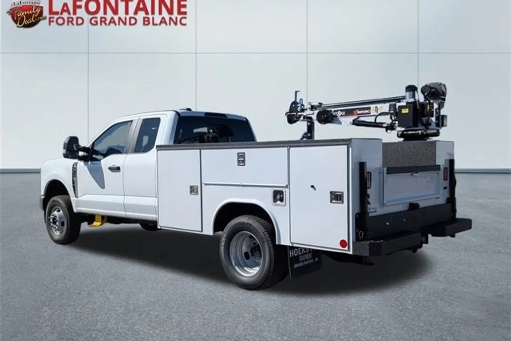 2025 Ford F-350 photo 1